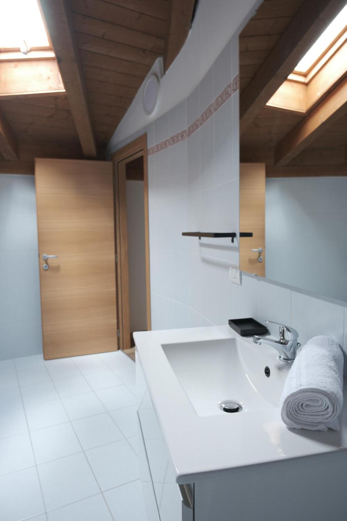 ティラーノDuplex Con Vista E Terrazza 6 Minuti Dal Bernina Expressアパートメント エクステリア 写真